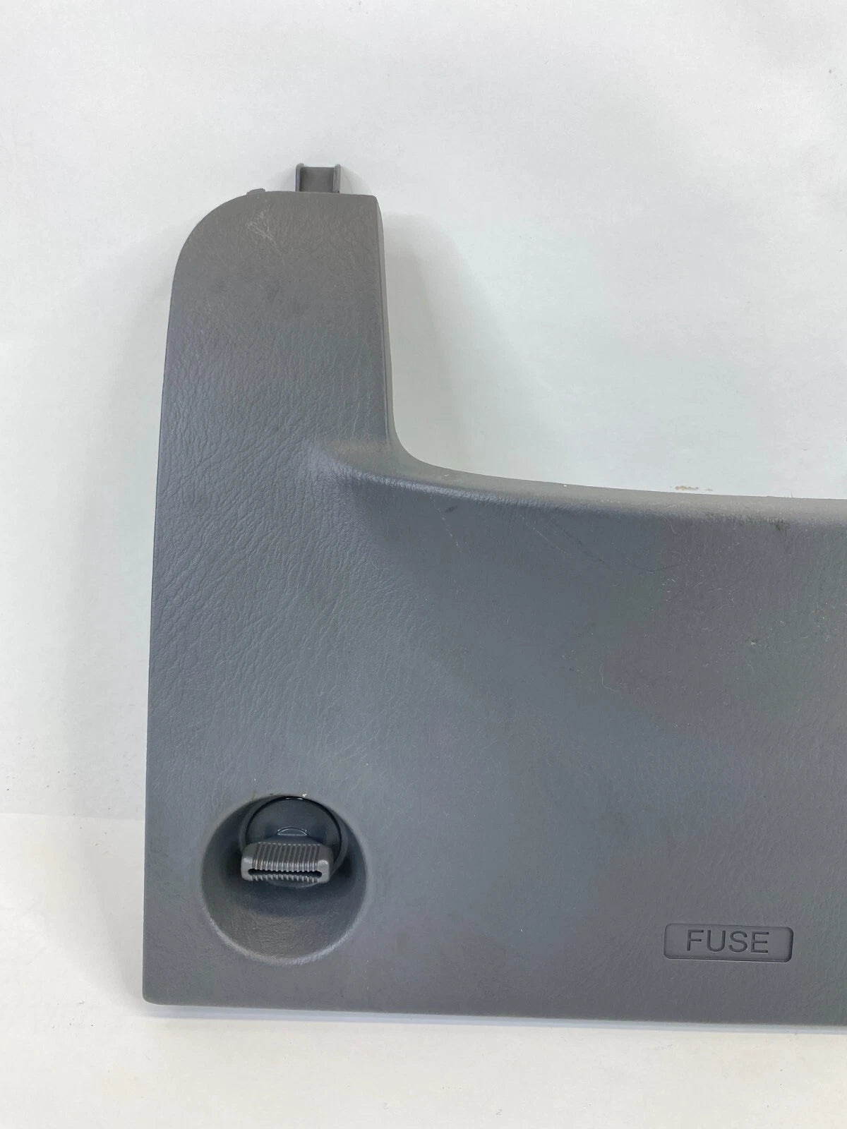 2001-2005 HONDA CIVIC LEFT LOWER INTERIOR FUSE ACCESS PANEL COVER 77301S5AA000