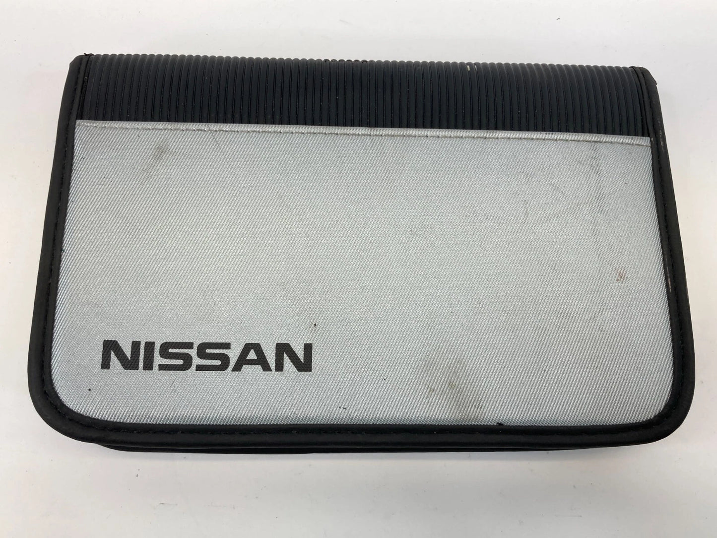 2006 NISSAN MAXIMA OWNERS MANUAL INFORMATION GUIDE BOOK SET W / CASE OEM
