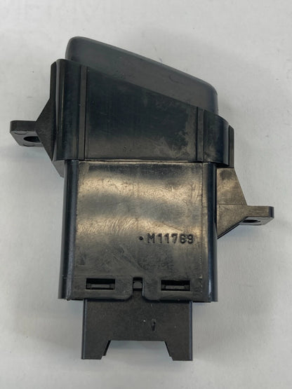 97 98 99 00 01 HONDA CR-V EMERGENCY WARNING LIGHT SWITCH BUTTON M11769 OEM
