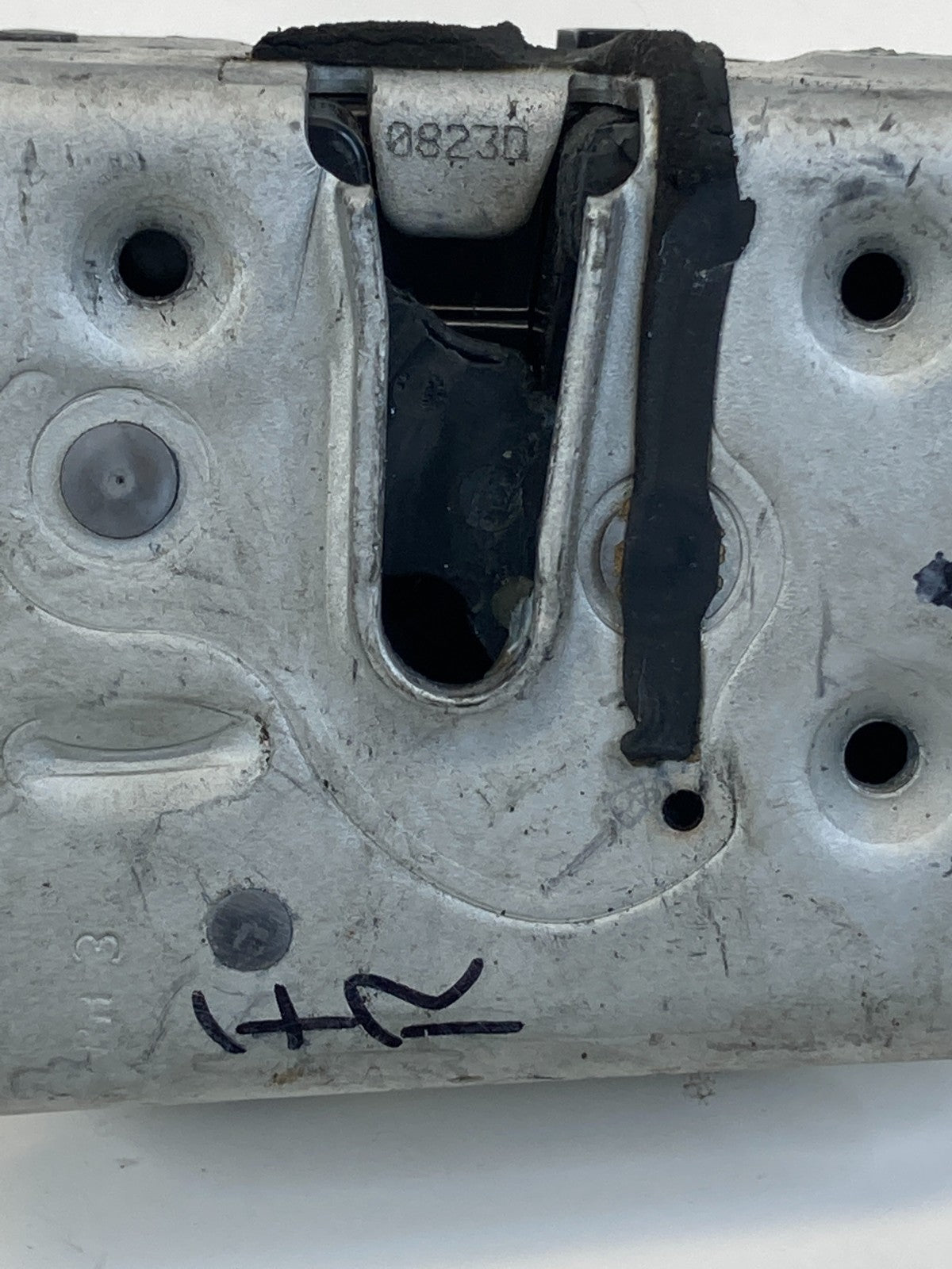 2011-2016 Chrysler Town & Country Front Right Door Lock Latch Actuator 04589694A