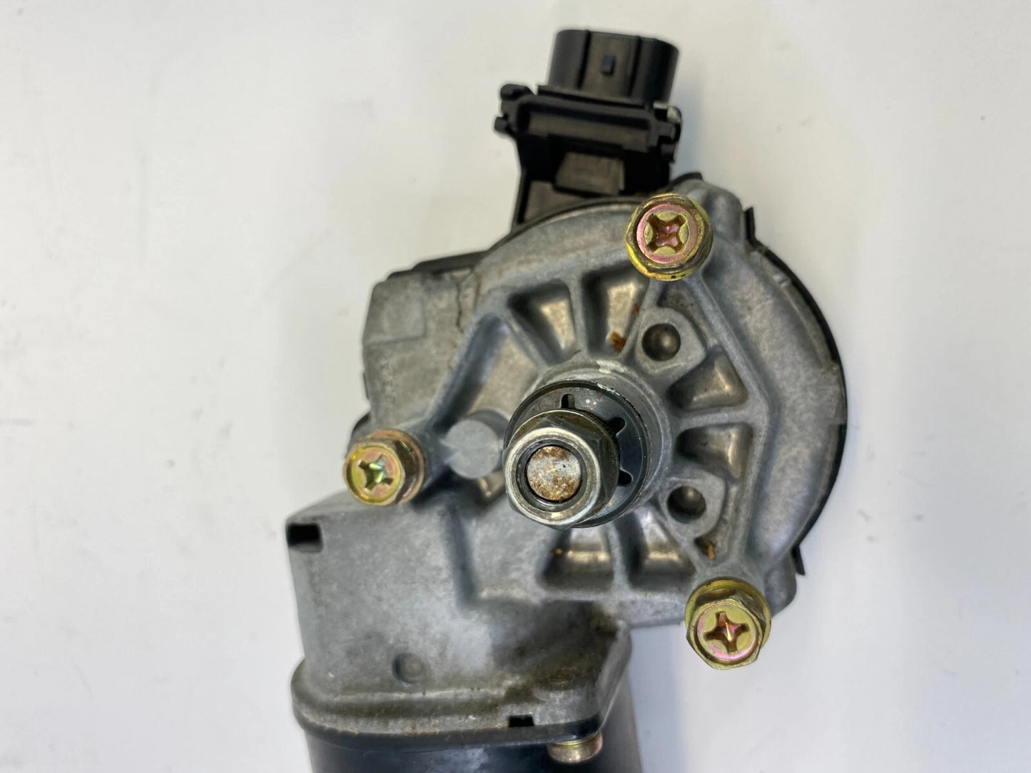 2004-2006 LEXUS RX330 FRONT WINDSHIELD WIPER MOTOR ASSEMBLY 85110-0E010