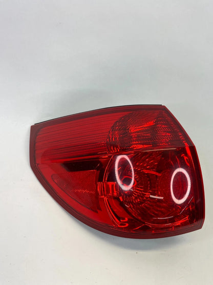 2006-2010 TOYOTA SIENNA RIGHT PASSENGER SIDE OUTER TAIL LIGHT LAMP TAILLIGHT