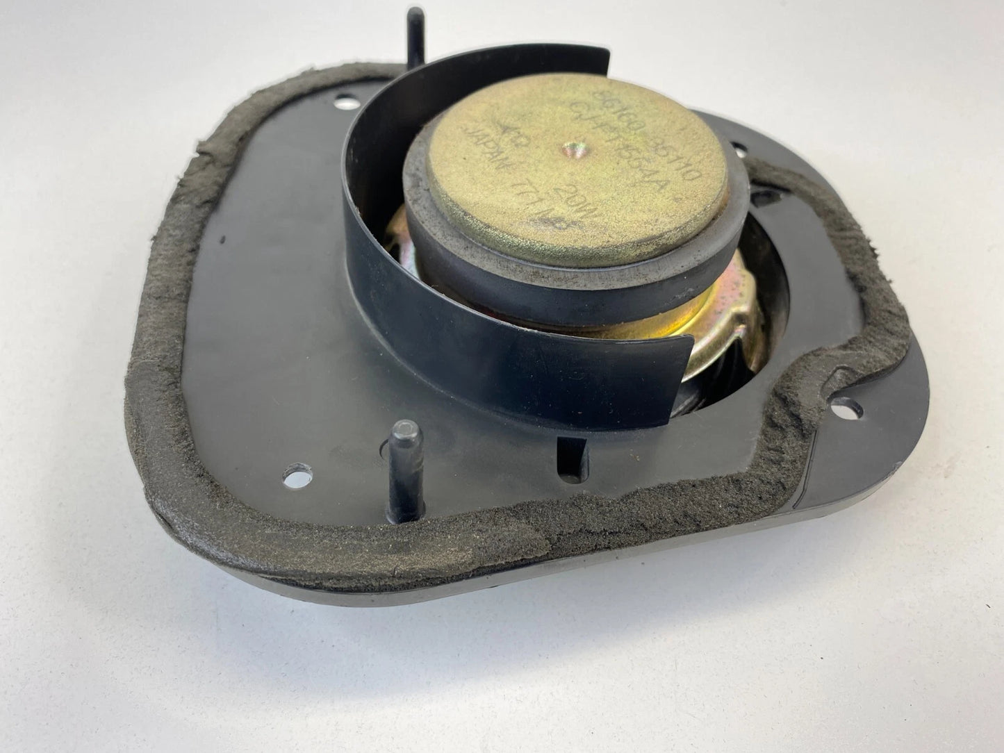 1996-2002 TOYOTA 4RUNNER REAR RIGHT SIDE DOOR AUDIO SPEAKER 86160-35110 OEM