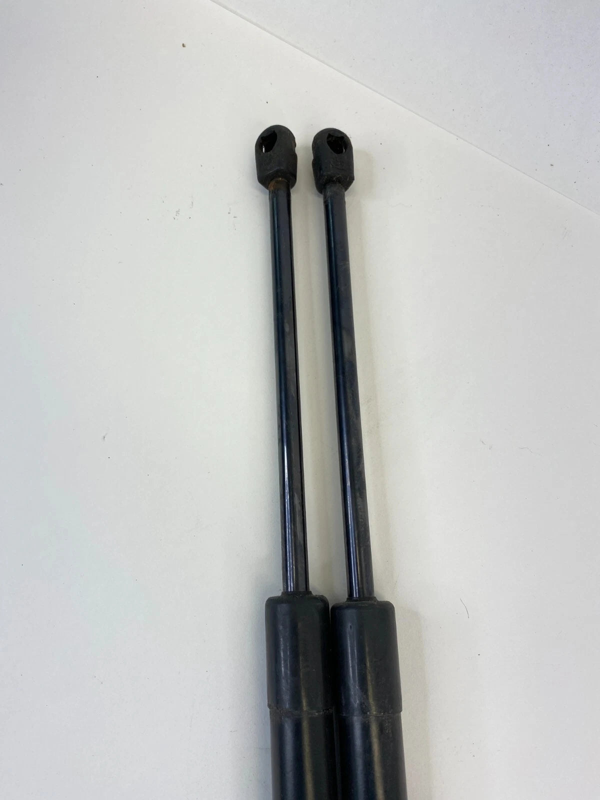 09-17 CHEVY TRAVERSE REAR LIFTGATE SUPPORT SHOCK STRUT LIFT CYLINDER 22812907