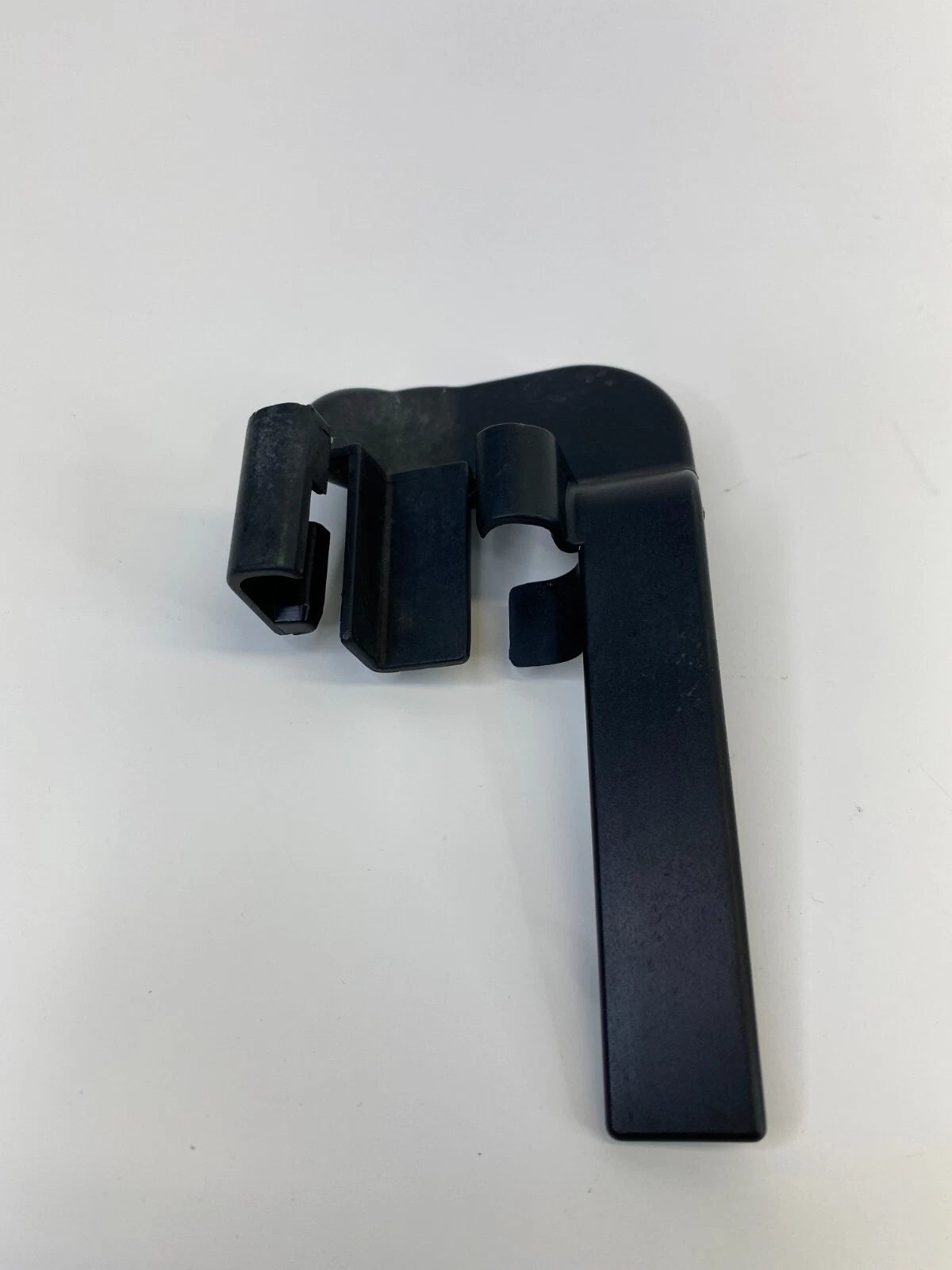 2009-2010 BMW 535I FRONT RIGHT SEAT TRACK INNER RAIL COVER TRIM CAP 52107007700