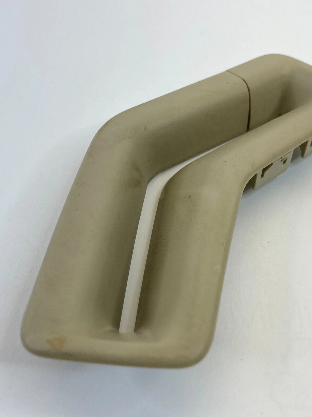 2008-2016 VOLVO XC70 CENTER PILLAR LEFT SIDE SEAT BELT GUIDE COVER TRIM OEM