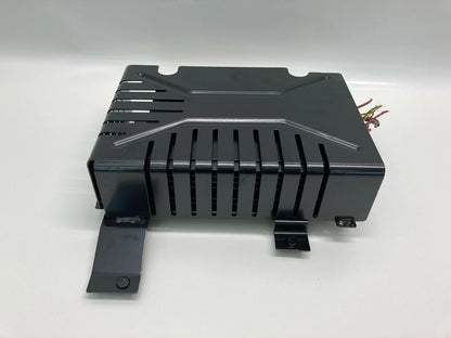 2004 04 VW VOLKSWAGEN PASSAT AUDIO AMPLIFIER AMP MODULE W/ PLUGS OEM