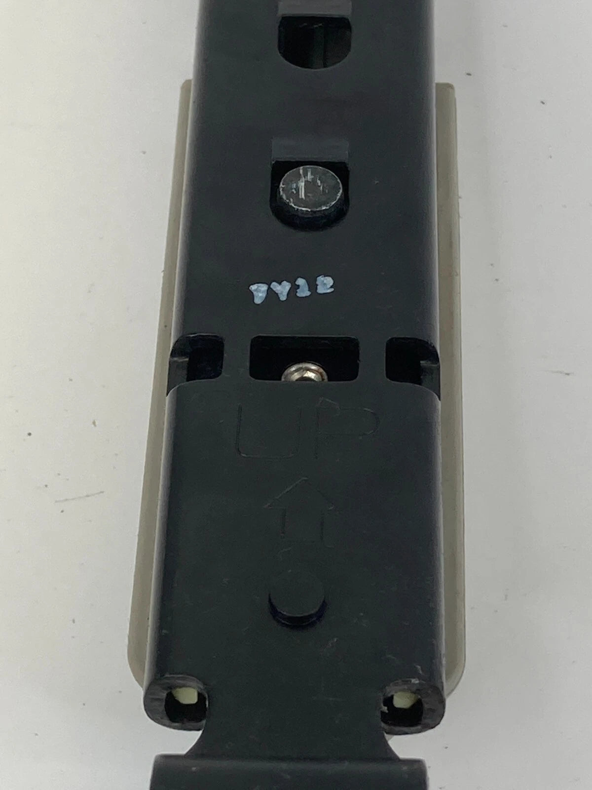 2007-2012 NISSAN VERSA FRONT LEFT DRIVER SEAT BELT HEIGHT ADJUSTER OEM