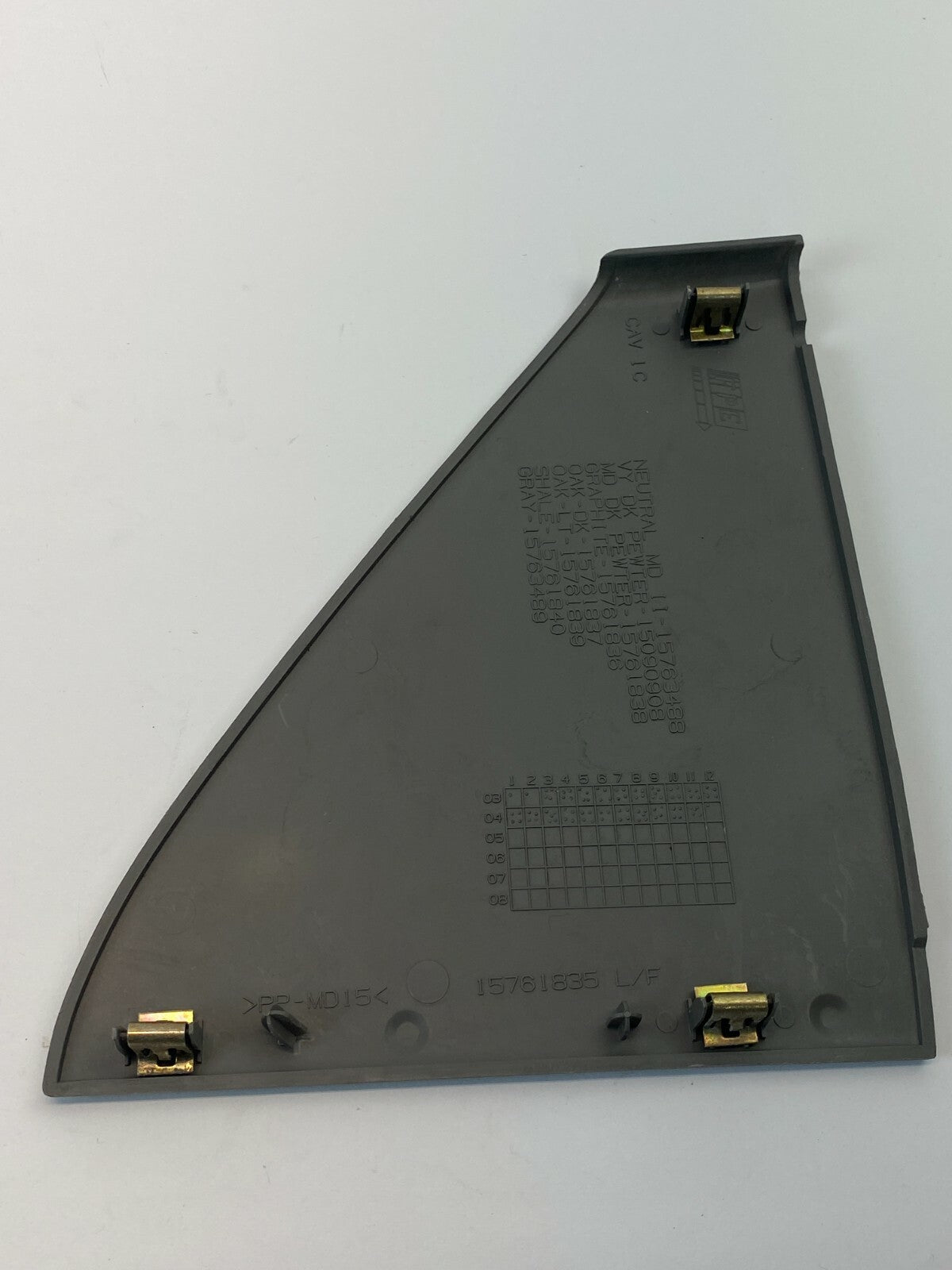 00-06 Chevrolet Tahoe Front Right Passenger Side Dash End Cover Trim 15761835