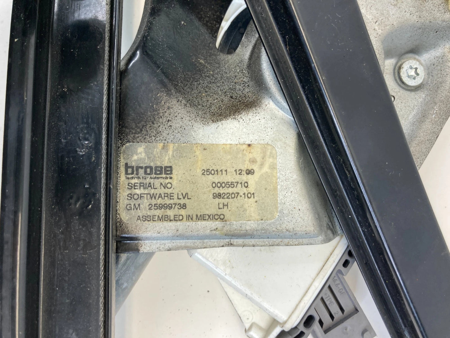 05-11 CADILLAC STS FRONT LEFT DOOR POWER WINDOW MOTOR & REGULATOR 25999738 OEM