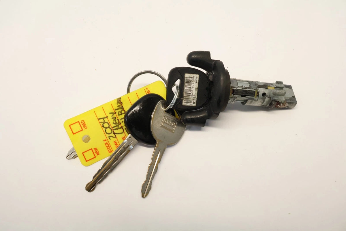 2002-2009 CHEVROLET TRAILBLAZER IGNITION SWITCH LOCK CYLINDER W/ KEY