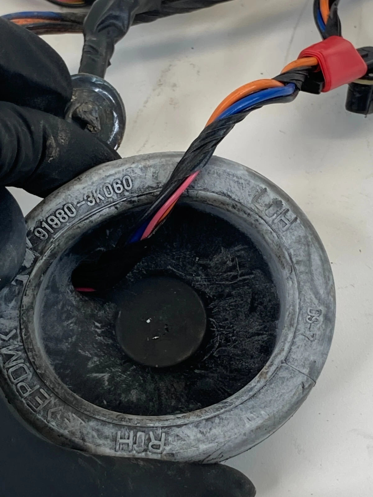 2007-2009 HYUNDAI SANTA FE REAR LEFT SIDE DOOR WIRE HARNESS WIRING 91650-0W010