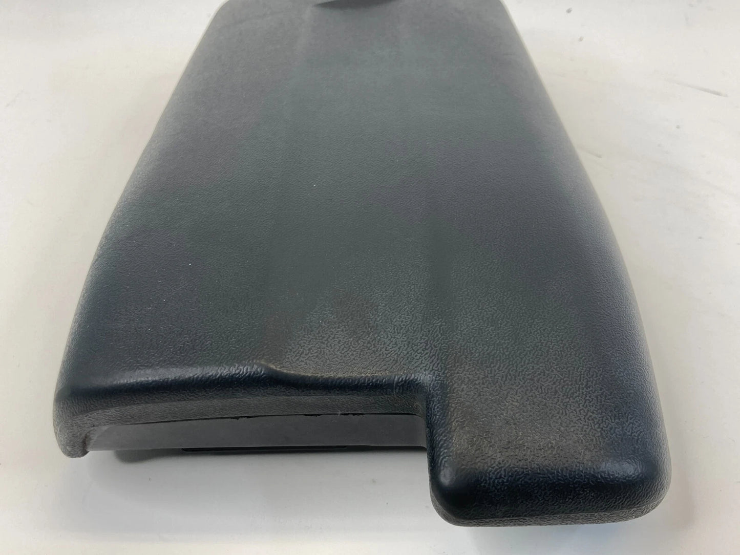 04-12 MITSUBISHI GALANT CENTER CONSOLE ARMREST ARM REST LID COVER MR590268 OEM