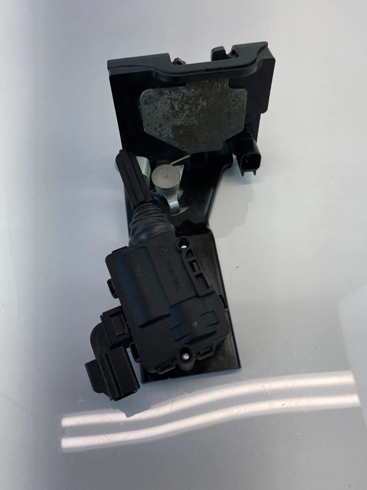 08-12 FORD ESCAPE REAR TRUNK LID LOCK LATCH ACTUATOR RELEASE 8L84-7843102-AG OEM