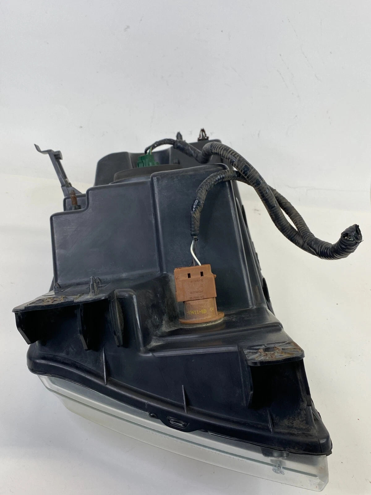 2004-2008 FORD F-150 FRONT RIGHT PASSENGER HEADLIGHT HEADLAMP 4L3X-13005-A OEM