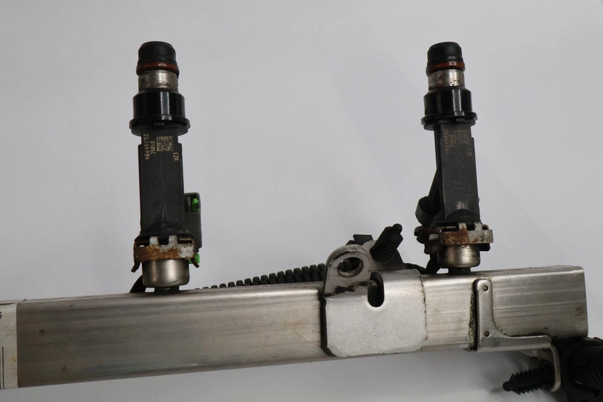 2006-2010 HUMMER H3 3.7L L5 A/T ENGINE FUEL RAIL W/ 5 FUEL INJECTORS HARNESS OEM
