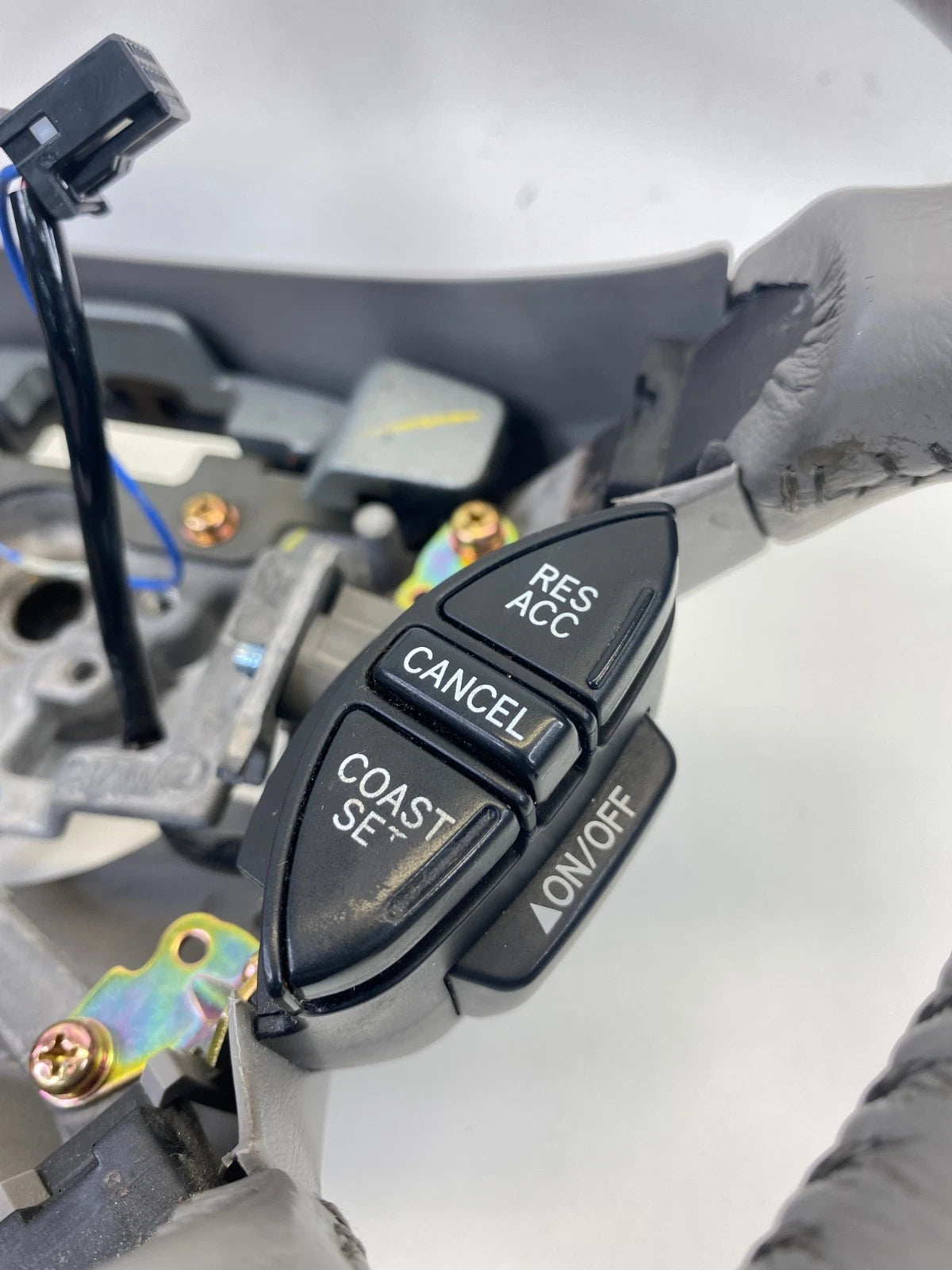 2003 2004 TOYOTA AVALON DRIVER SIDE STEERING WHEEL W/ CRUISE CONTROL ASSY OEM