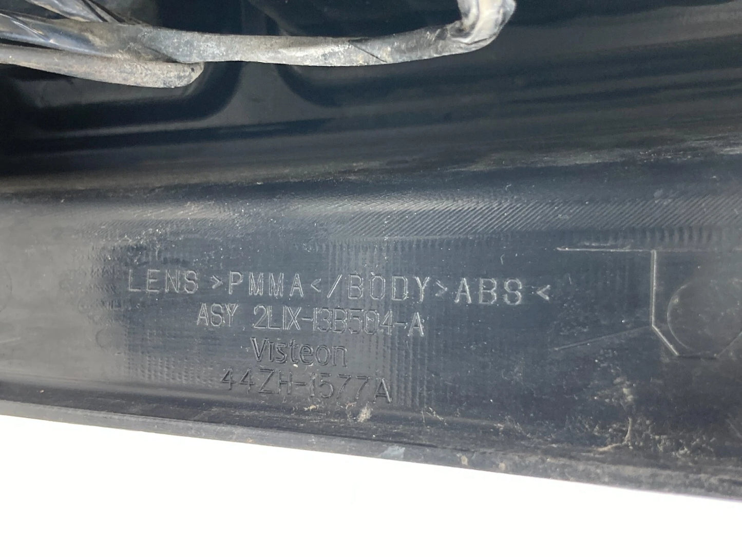 2003-2006 FORD EXPEDITION PASSENGER RIGHT TAILLIGHT LAMP UNIT 2LIX-I3B504-A OEM