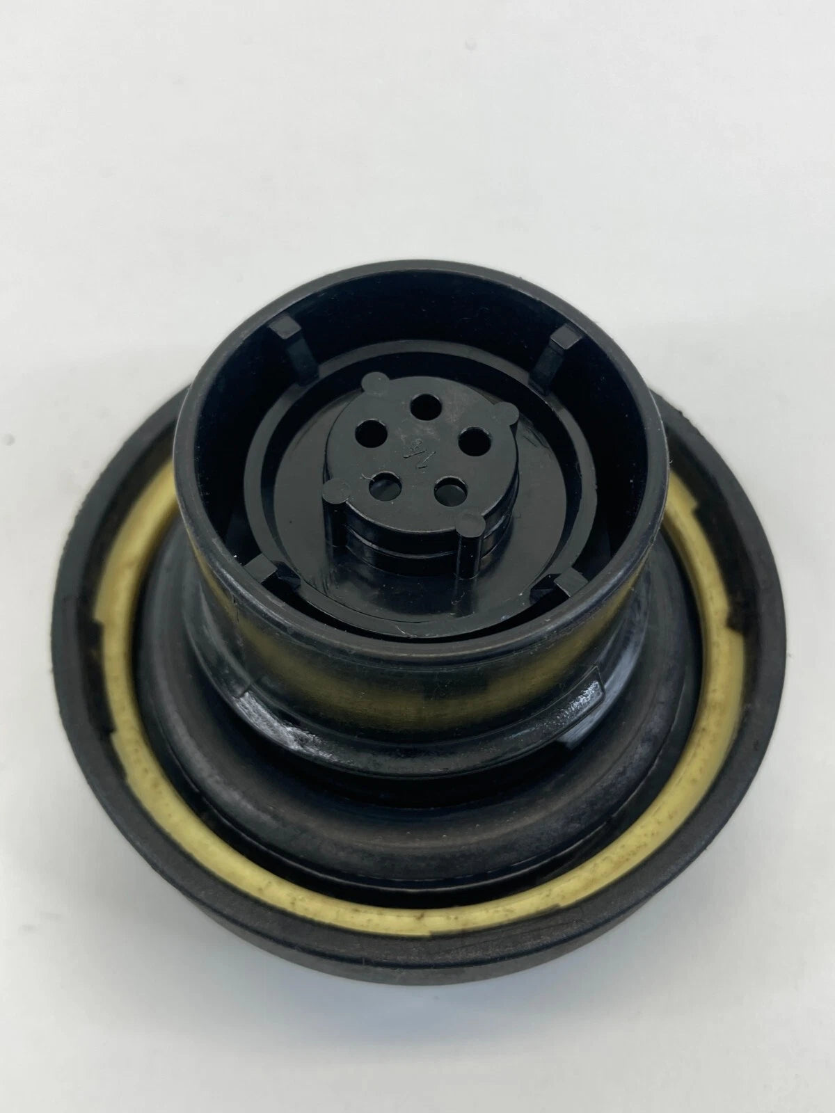 2005 2006 2007 2008 DODGE MAGNUM FUEL FILLER TANK GAS LID CAP COVER OEM