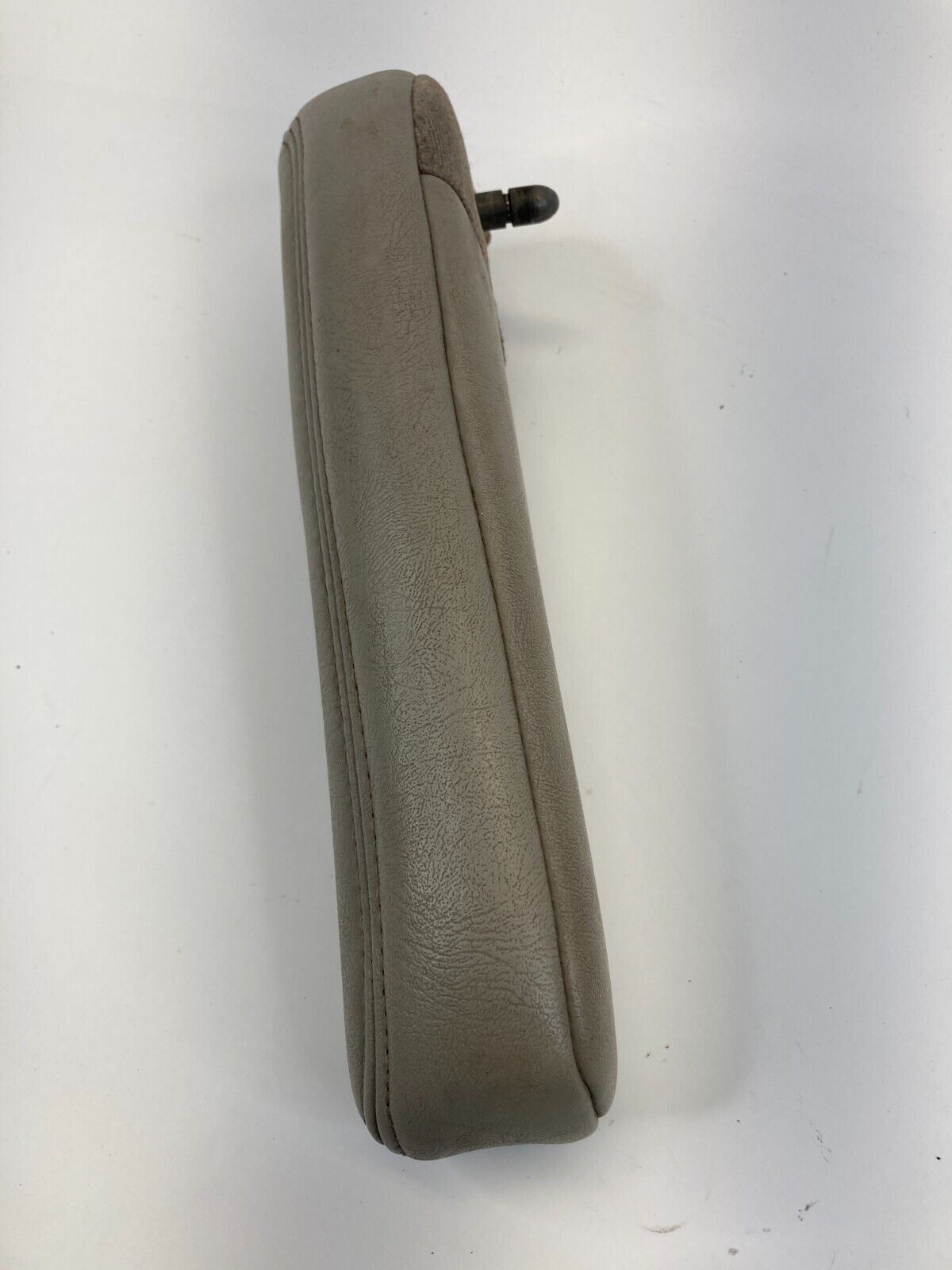 2000-2003 Chevrolet Tahoe GMC Yukon Front Right Side Seat Armrest Arm Rest OEM