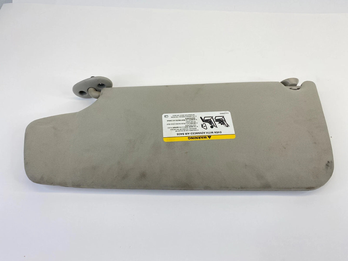 2006-2010 JEEP COMMANDER ROOF RIGHT PASSENGER SUNVISOR SUN VISOR SHADE OEM