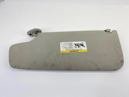 2006-2010 JEEP COMMANDER ROOF RIGHT PASSENGER SUNVISOR SUN VISOR SHADE OEM