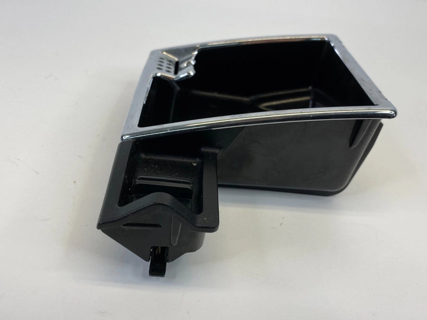 2003-2006 MERCEDES BENZ E500 FRONT CENTER CONSOLE ASHTRAY STORAGE A2118100428