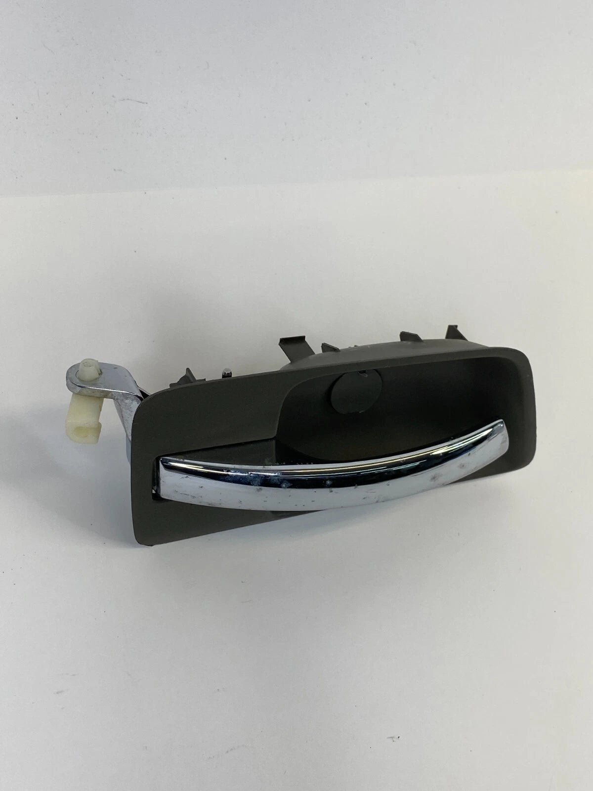 2005-2010 CHRYSLER 300 SEDAN 4-DR 3.5L FRONT RIGHT DOOR INNER HANDLE 1000106666