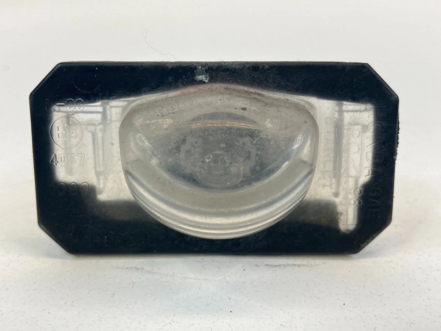 2001-2011 HONDA CIVIC SEDAN REAR TRUNK LICENSE PLATE LIGHT LAMP HOUSING E44057