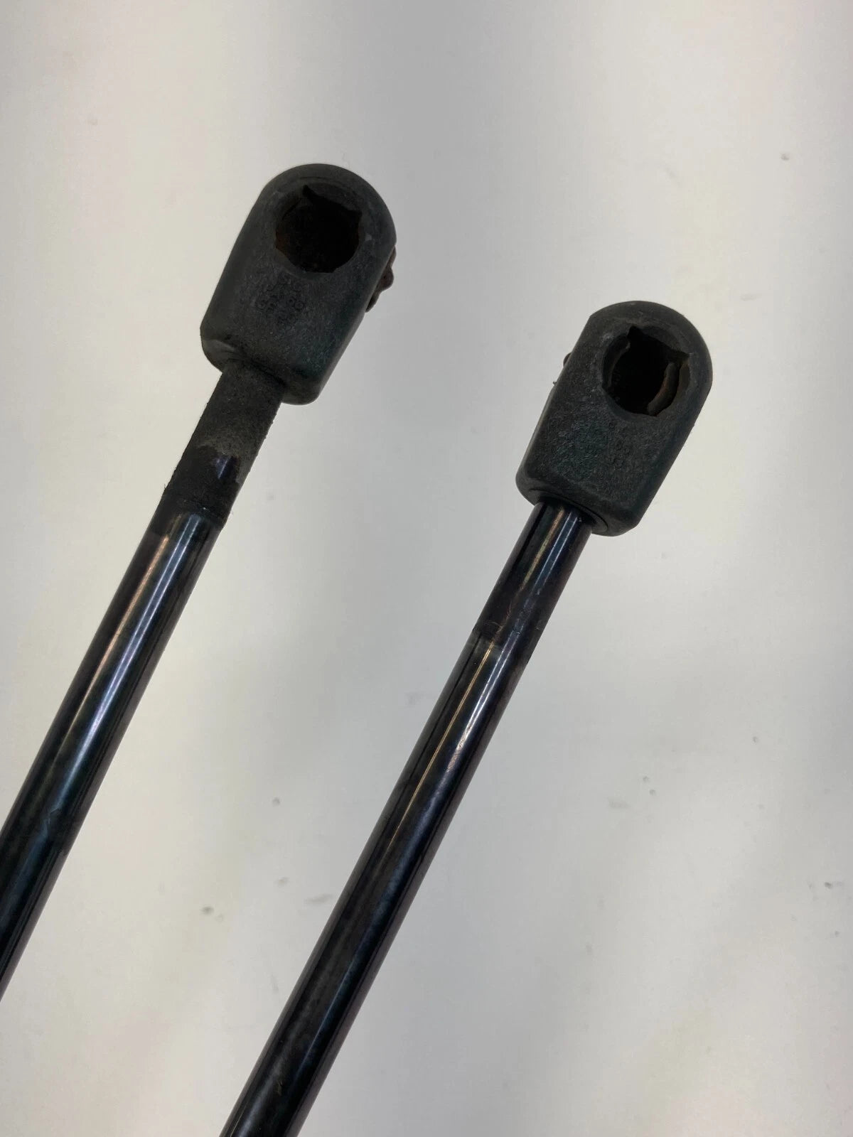 2002-2004 NISSAN PATHFINDER REAR TRUNK LIFTGATE SUPPORT SHOCK STRUTS PAIR LH RH