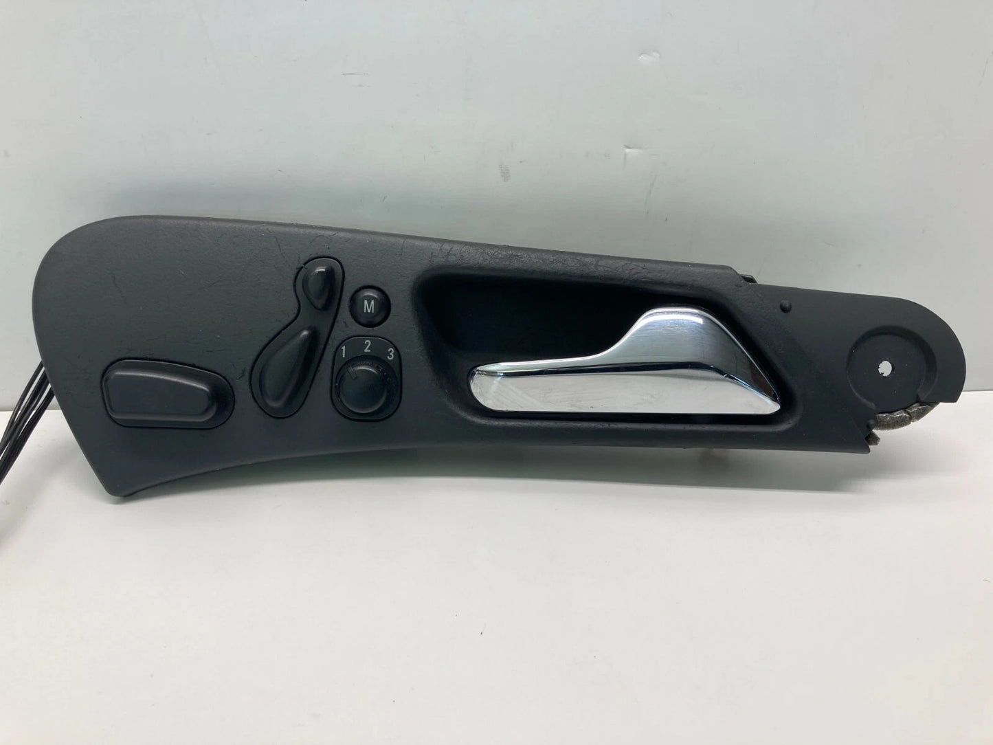 01-05 MERCEDES-BENZ C320 FRONT RIGHT INTERIOR DOOR HANDLE W/ SEAT CONTROL SWITCH