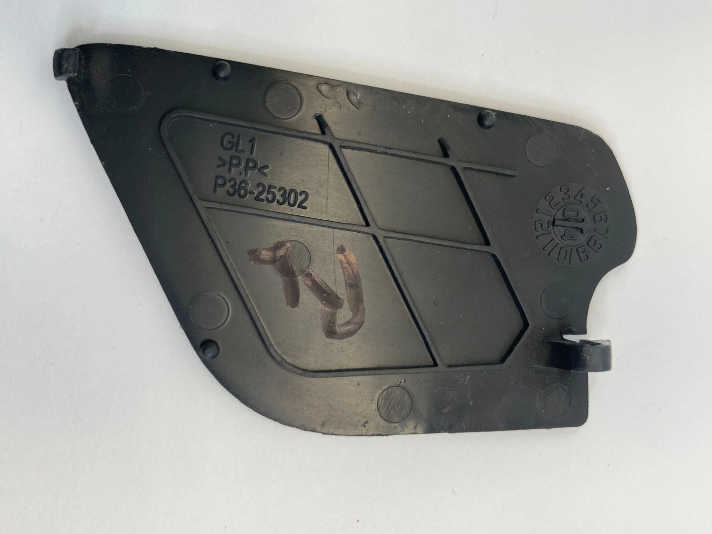 2004-2008 ACURA TL REAR LEFT SIDE DOOR HANDLE SCREW BEZEL COVER TRIM P36-25302
