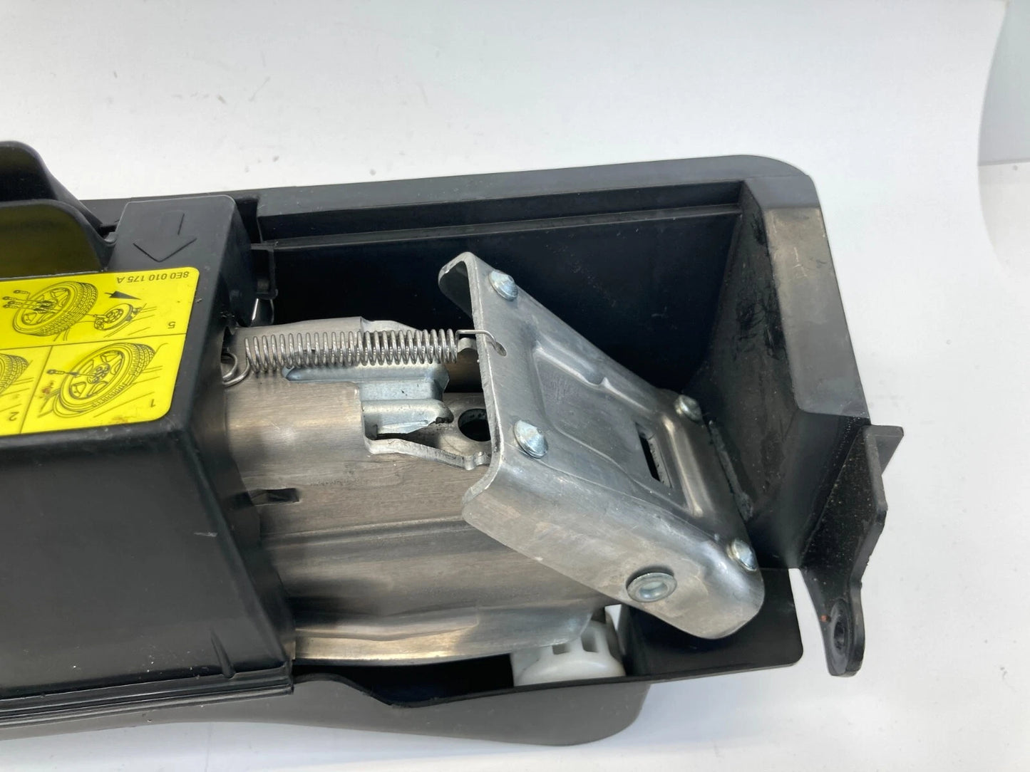 05-11 AUDI A6 QUATTRO EMERGENCY SPARE TIRE KIT JACK TOOL LUG WRENCH 4F0-011-215B