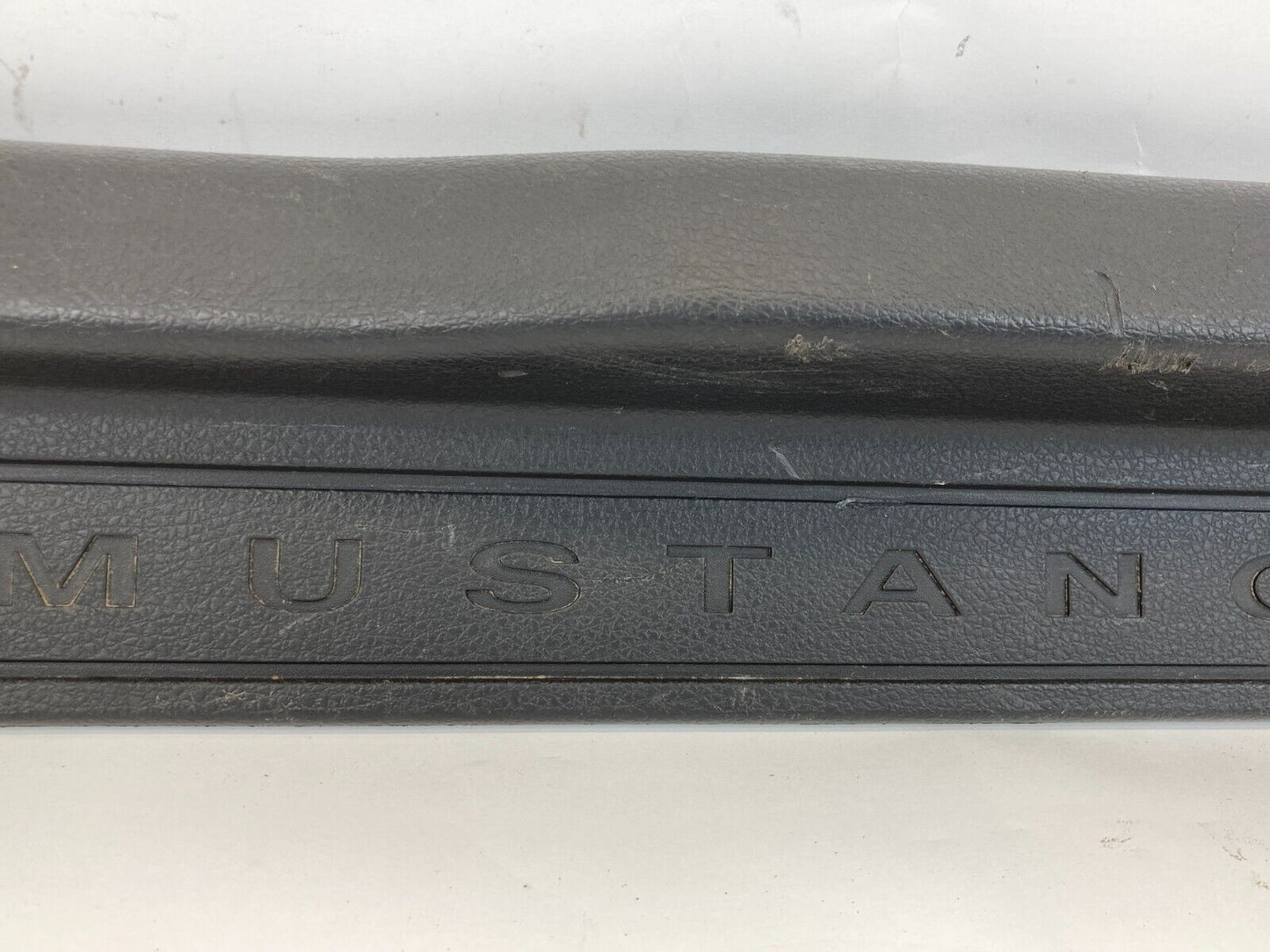 2005-2009 Ford Mustang Front Left Driver Side Door Sill Step Scuff Plate Trim