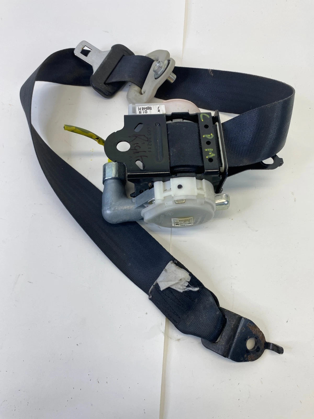 2010-2013 MAZDA 3 SEDAN FRONT RIGHT PASSENGER SIDE SEAT BELT RETRACTOR ASSY OEM