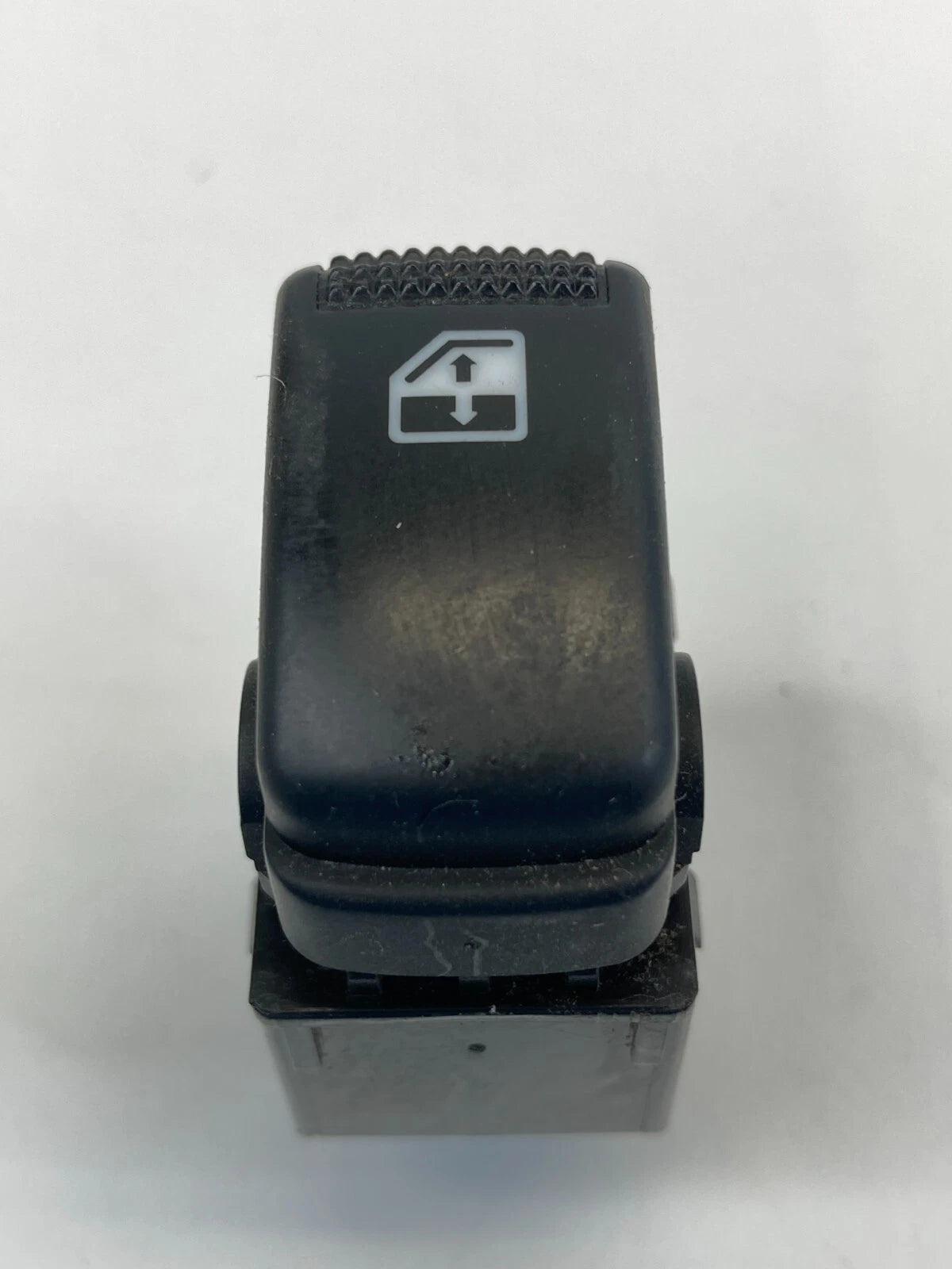05-10 KIA SPORTAGE BACK REAR RIGHT SIDE POWER WINDOW SWITCH CONTROL BUTTON OEM