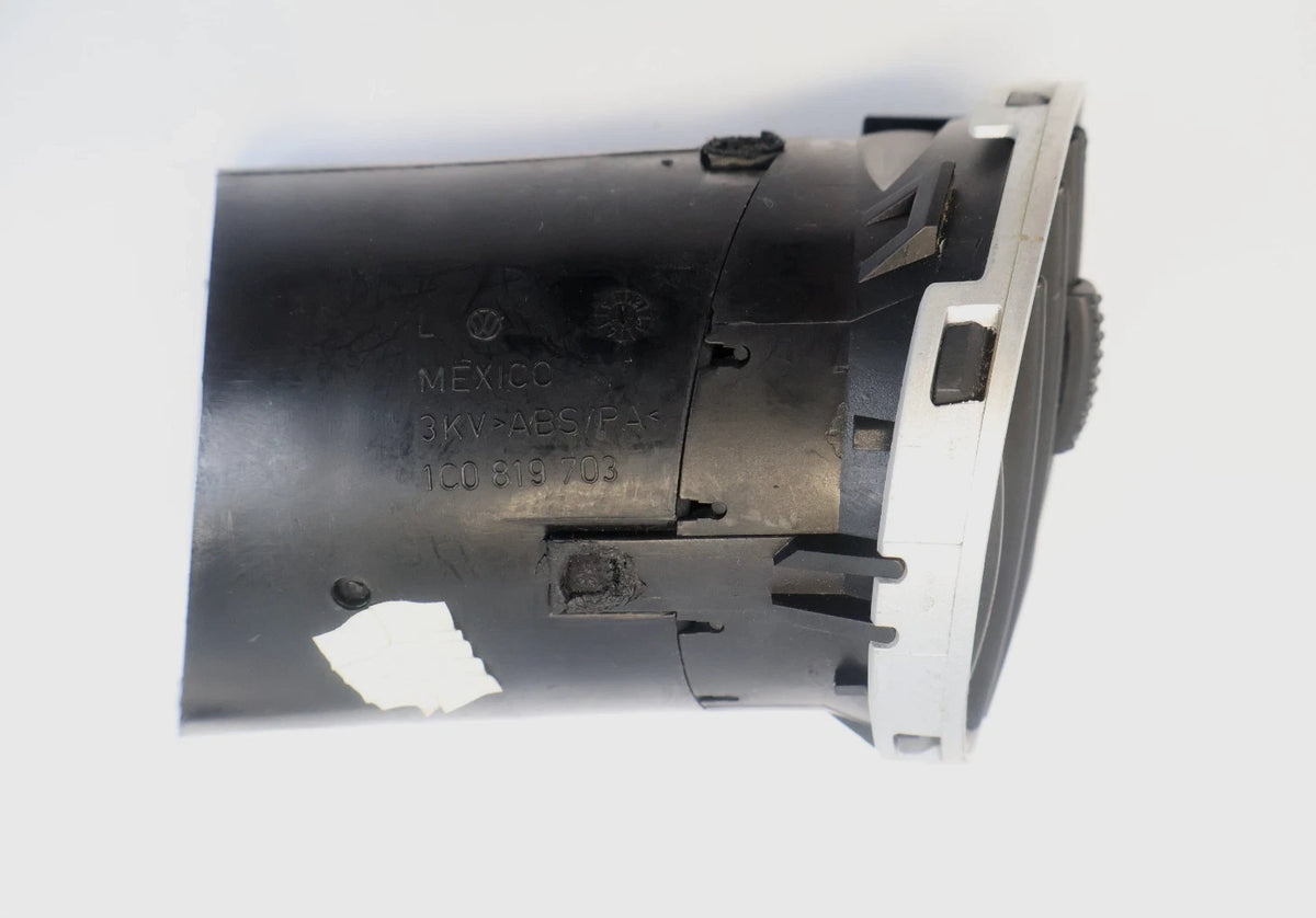 1998-2010 VW BEETLE DASH SIDE AIR VENTS PAIR LEFT RIGHT OEM 1C0819703 1C0819704