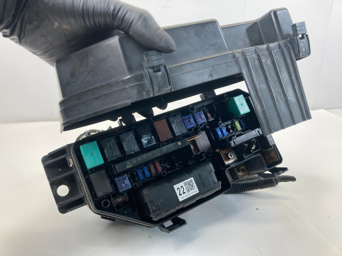 2008-2012 Honda Accord 2.4L L4 Engine Junction Relay Fuse Box Compartment OEM