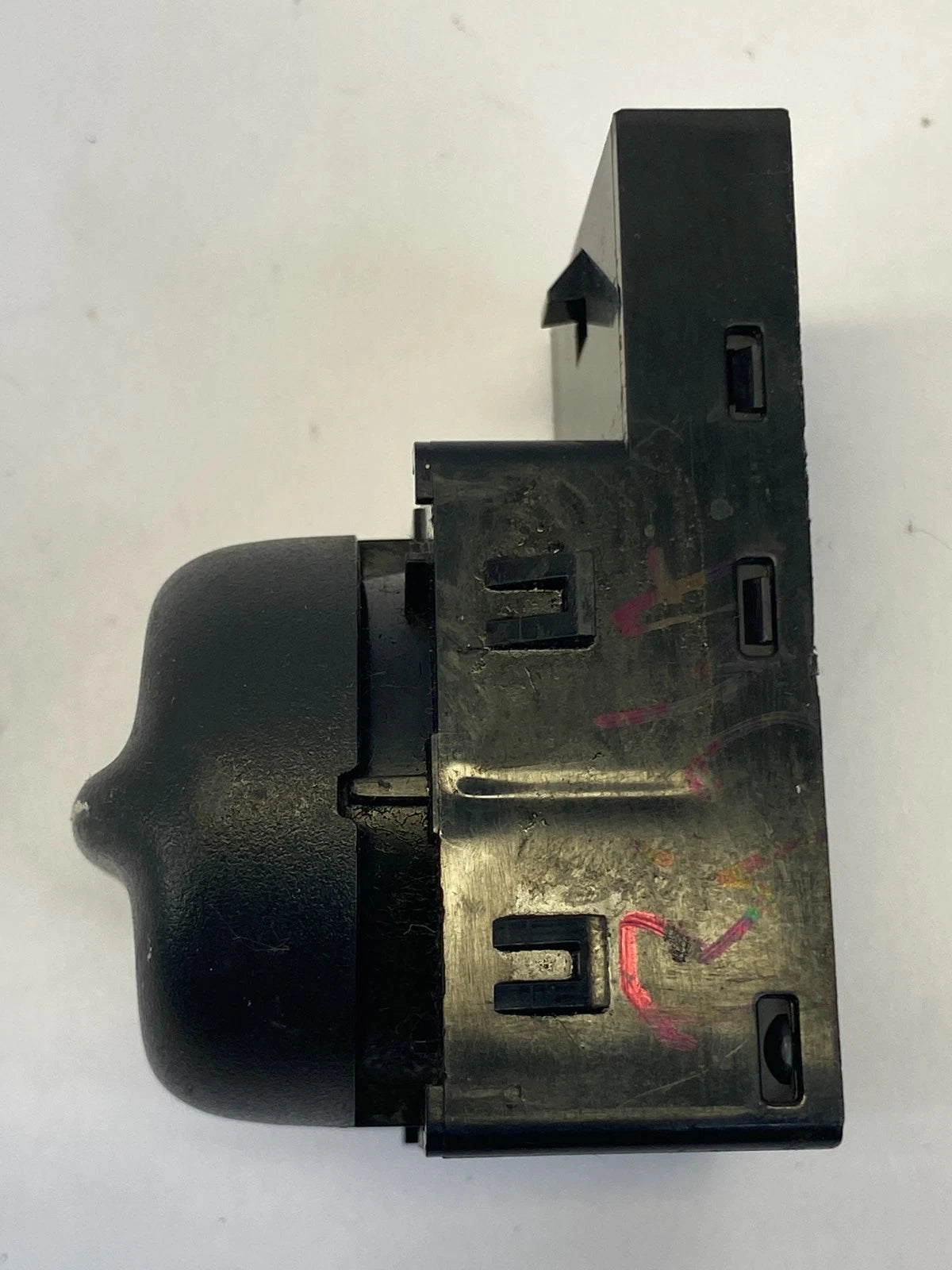 2002-2005 GMC ENVOY FRONT RIGHT PASSENGER SEAT LUMBAR SWITCH OEM