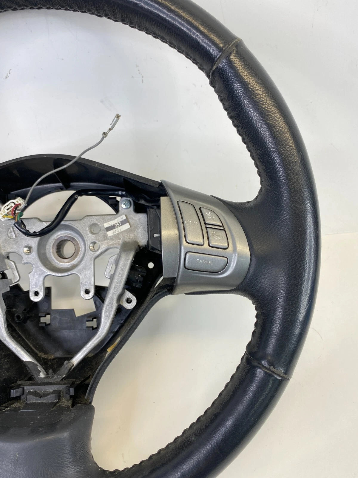 2008 2009 SUBARU OUTBACK LEGACY STEERING WHEEL W/ CRUISE CONTROL SWITCH OEM