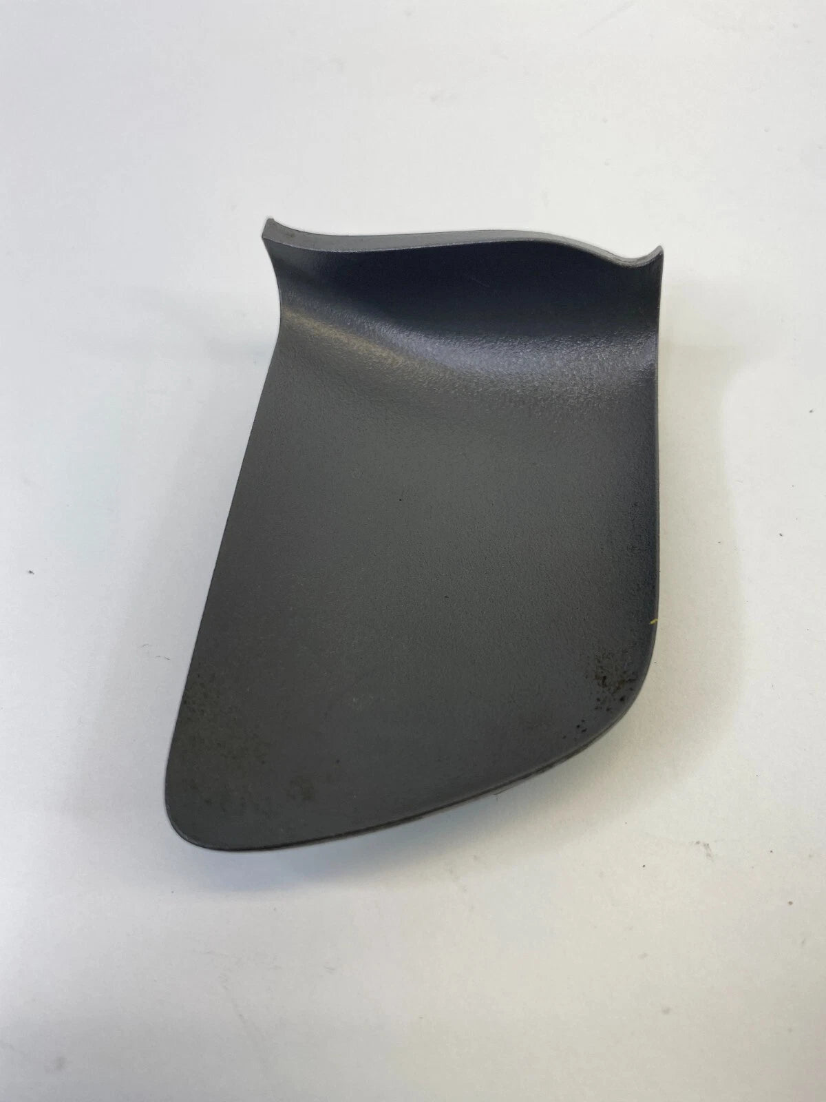 2002-2006 TOYOTA CAMRY FRONT RIGHT INSIDE DOOR PLUG SCREW COVER TRIM 69283-AA020