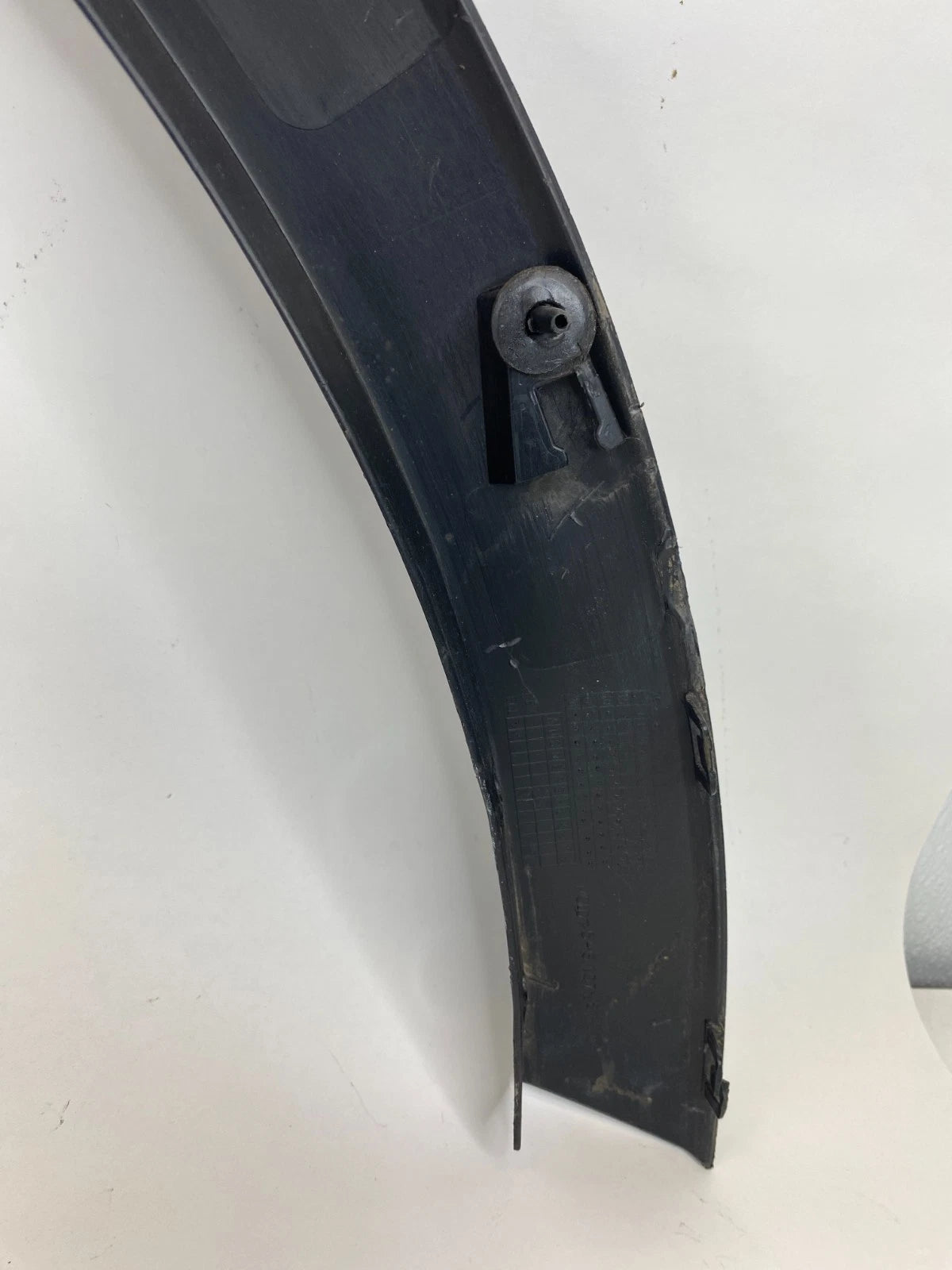 13-19 FORD INTERCEPTOR UTILITY REAR RIGHT SIDE QUARTER WHEEL OPENING MOLDING