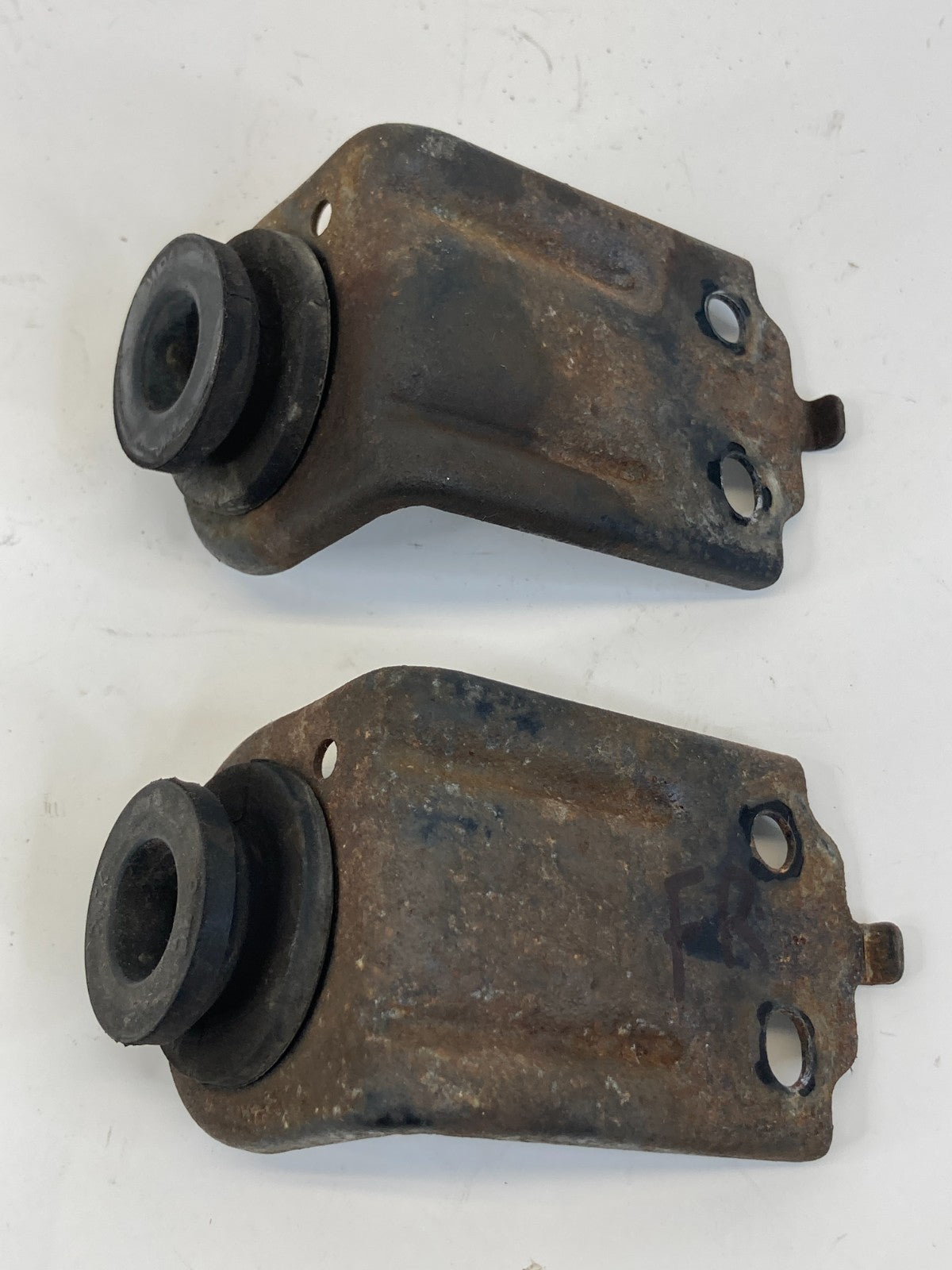 2014-2019 Kia Soul Upper Mount Radiator Support Bracket Pair Set OEM