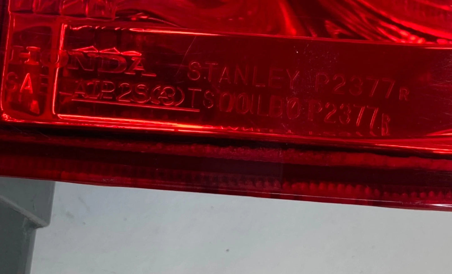 2003-2005 HONDA PILOT RIGHT PASSENGER SIDE TAILLIGHT TAIL LIGHT LAMP RH OEM