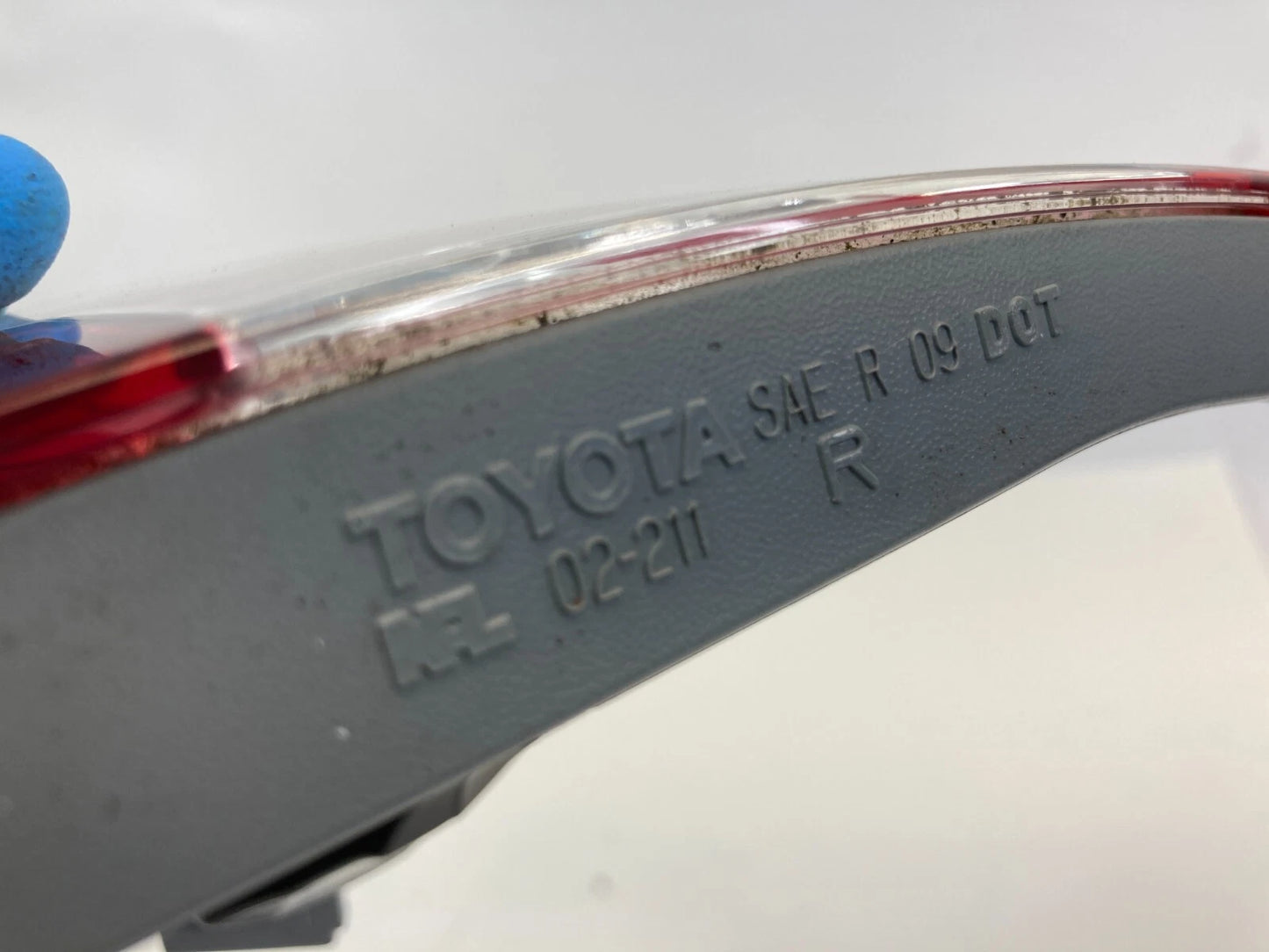 11-13 TOYOTA COROLLA SEDAN REAR RIGHT SIDE INNER TAIL LIGHT TAILLIGHT LAMP OEM