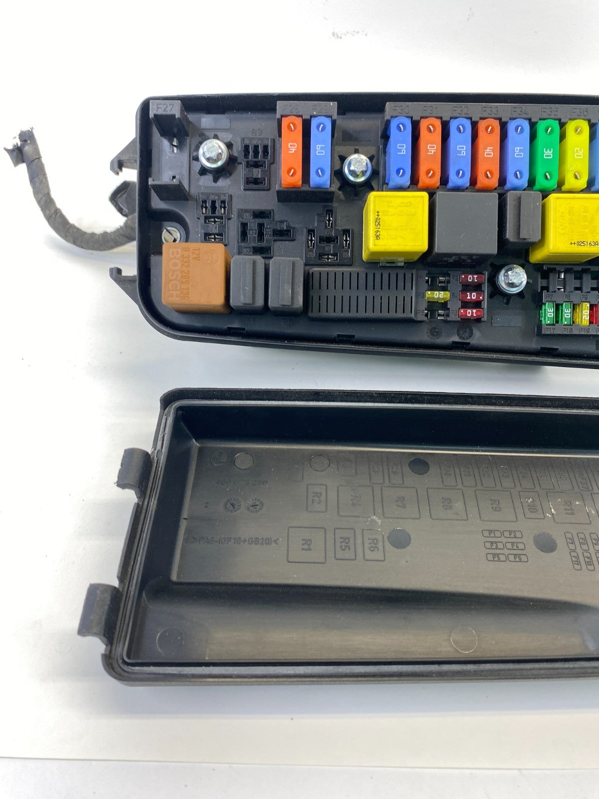 2003-2011 Saab 9-3 2.0L Engine Compartment Fuse Box Relay Box W/ Cap 12800998