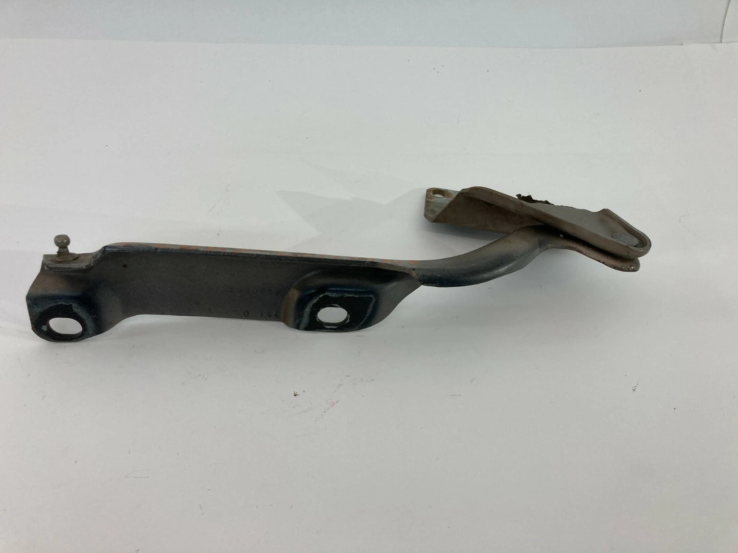 2000 2001 CHRYSLER LHS FRONT RIGHT PASSENGER SIDE HOOD BONNET HINGE BRACKET OEM