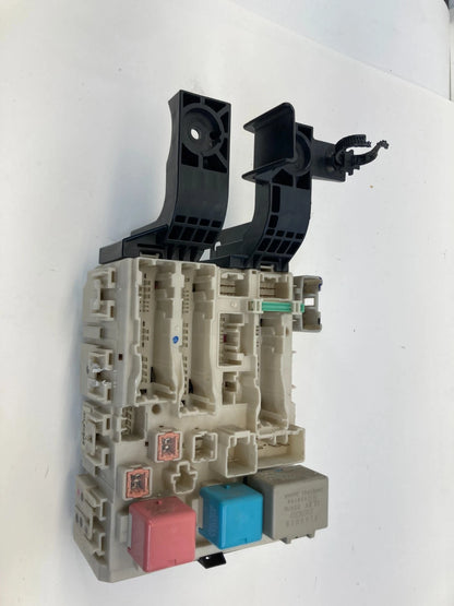 2008-2014 SCION XD INTERIOR DASH CABIN FUSE BOX RELAY JUNCTION UNIT 82730-52C61