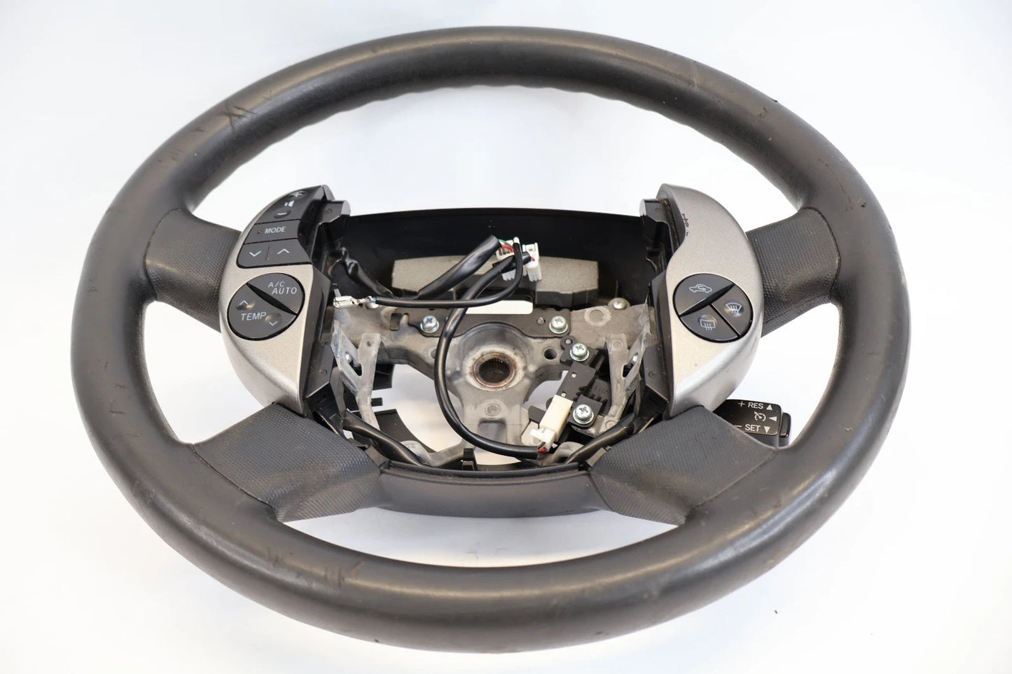 2004-2009 TOYOTA PRIUS STEERING WHEEL W/ AUDIO & CRUISE CONTROL SWITCHES