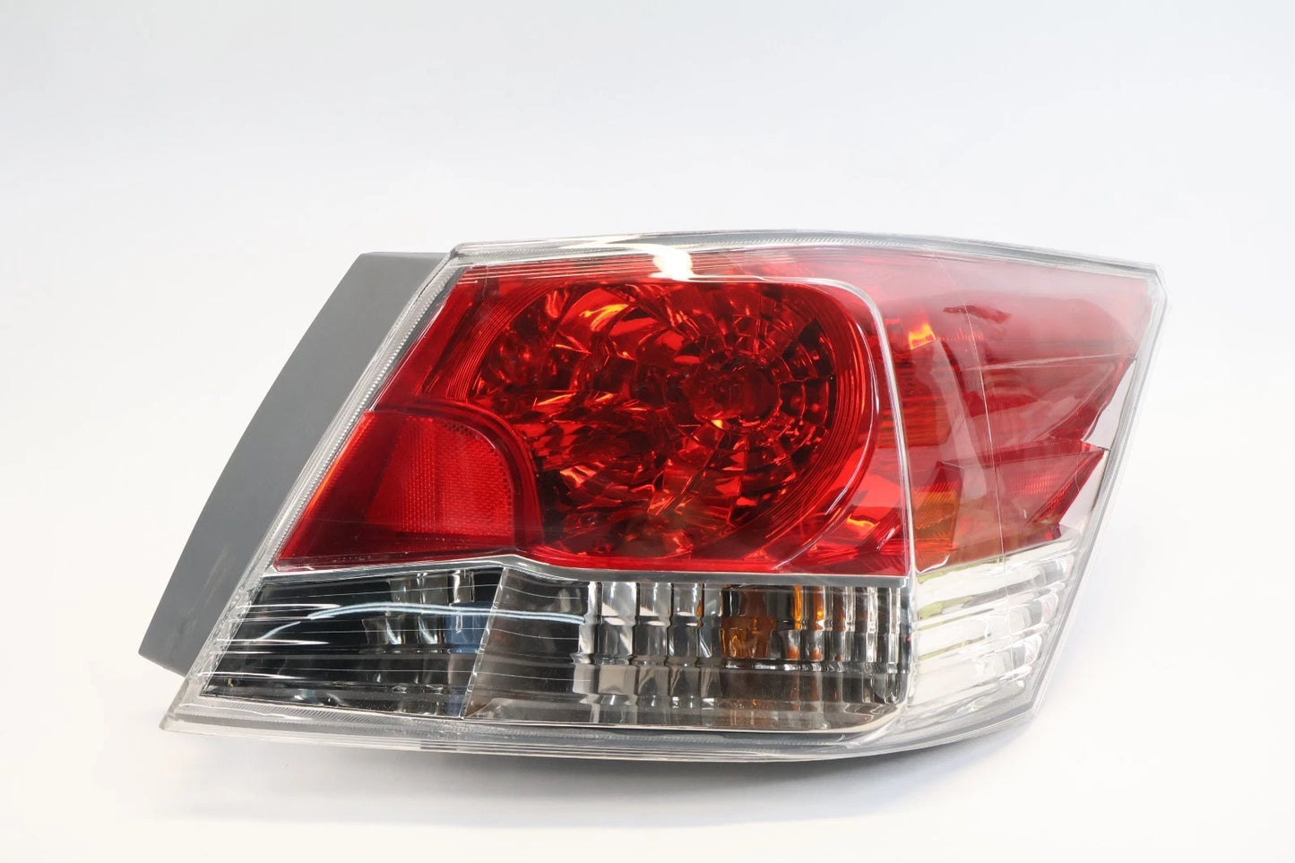 2008-2012 HONDA ACCORD SEDAN RIGHT PASSENGER TAILLIGHT TAIL LAMP ASSEMBLY OEM